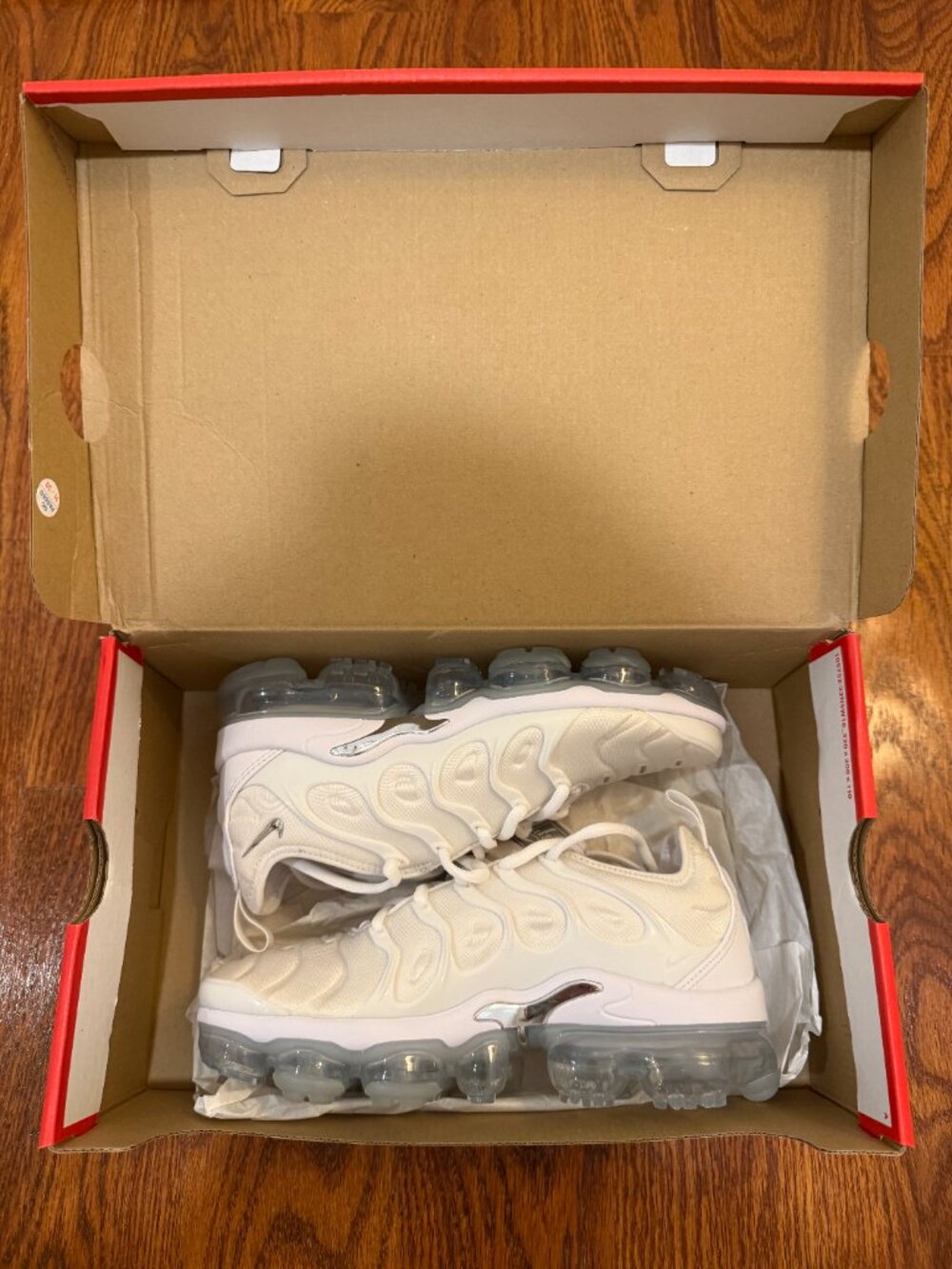 Nike Air VaporMax Plus White Women’s Sneakers Size 6 - Picture 4 of 7